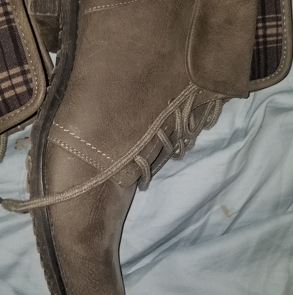 Boots - Picture 4 of 7